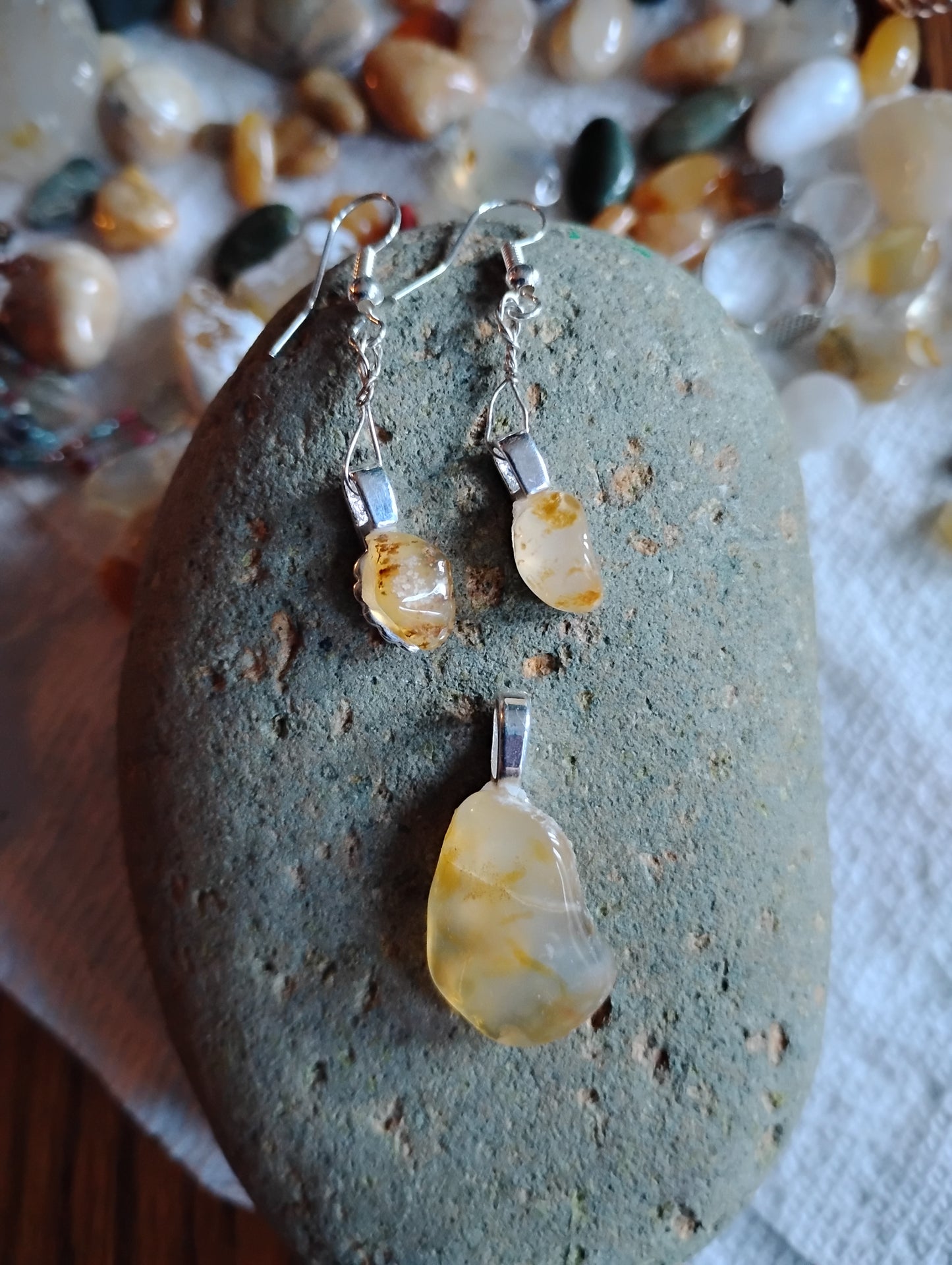 Stunning Hand Collected Natural Agate Earrings and Pendant Set