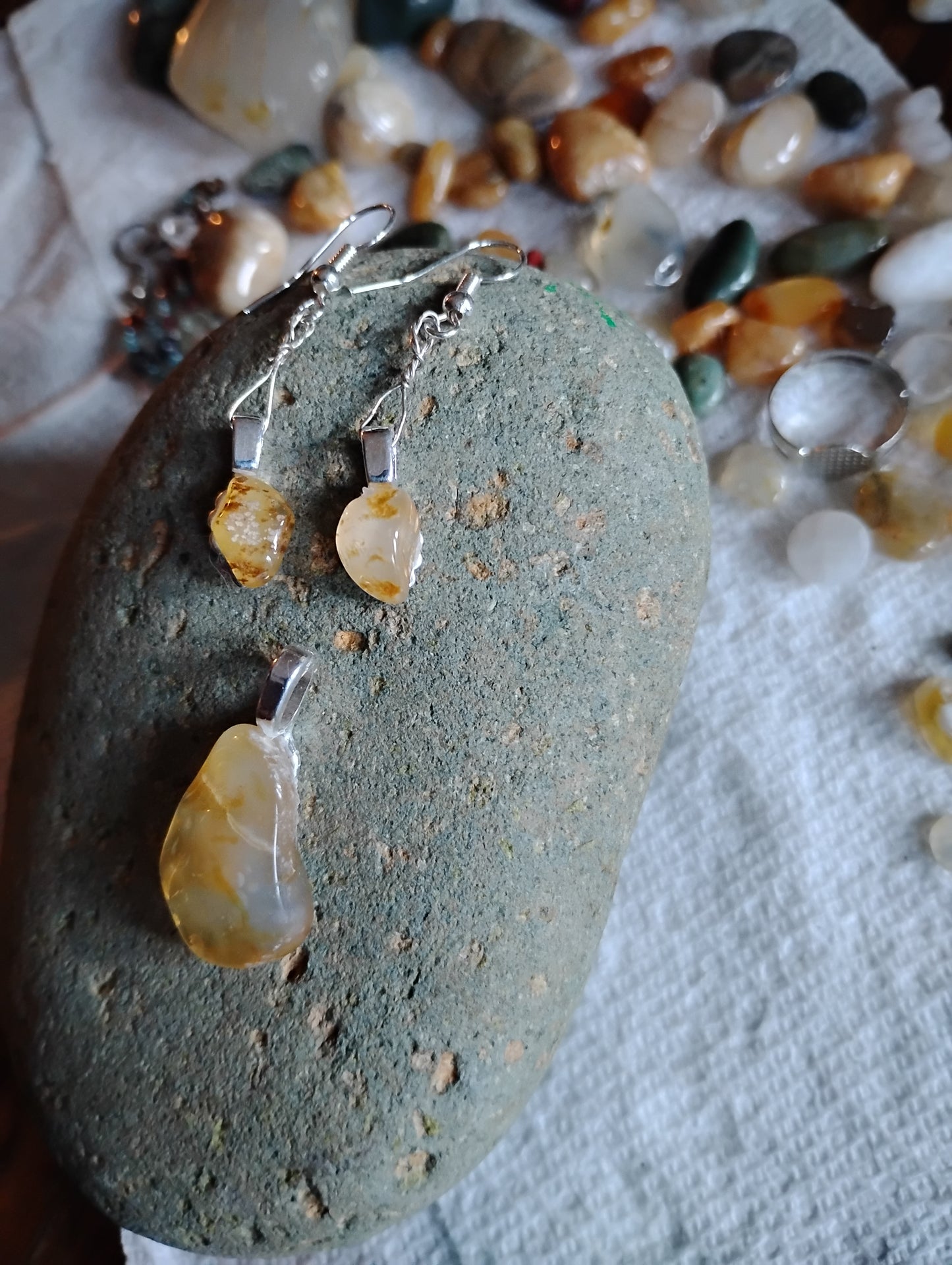 Stunning Hand Collected Natural Agate Earrings and Pendant Set